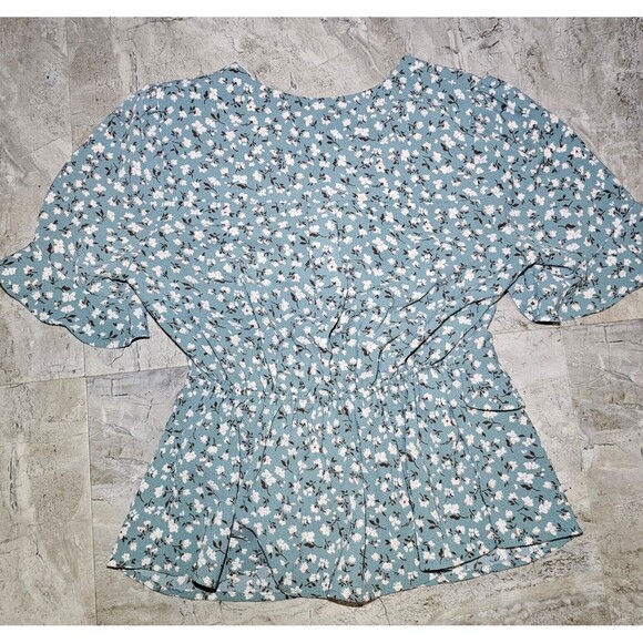 Monteau Los Angeles Womens Green Floral Flutter Short Sleeve Wrap Tunic Shirt SM - Picture 2 of 7